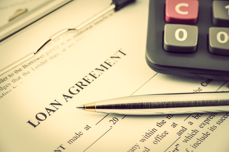 Un pr&eacute;stamo se puede definir como una operaci&oacute;n financiera de prestaci&oacute;n &uacute;nica (el ingreso del capital prestado se hace de una sola vez) y contraprestaci&oacute;n m&uacute;ltiple (el capital y los intereses son devueltos en varios pagos peri&oacute;dicos).En esta operaci&oacute;n, hay implicados dos perfiles fundamentales: el pr...